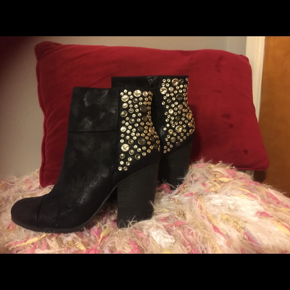3 inch black boot shoes w/ silver studs